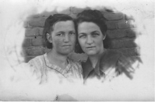 gal/Ahnengallerie/Ballinger Katharina u. Maria_Gefangenschaft Russland_Ende 1947_2.JPG